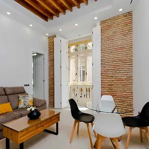 inmlaga-santos-suites-1.es-andalucia.com/