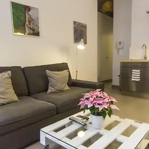 https://apartamentos-malaga-picasso.es-andalucia.com