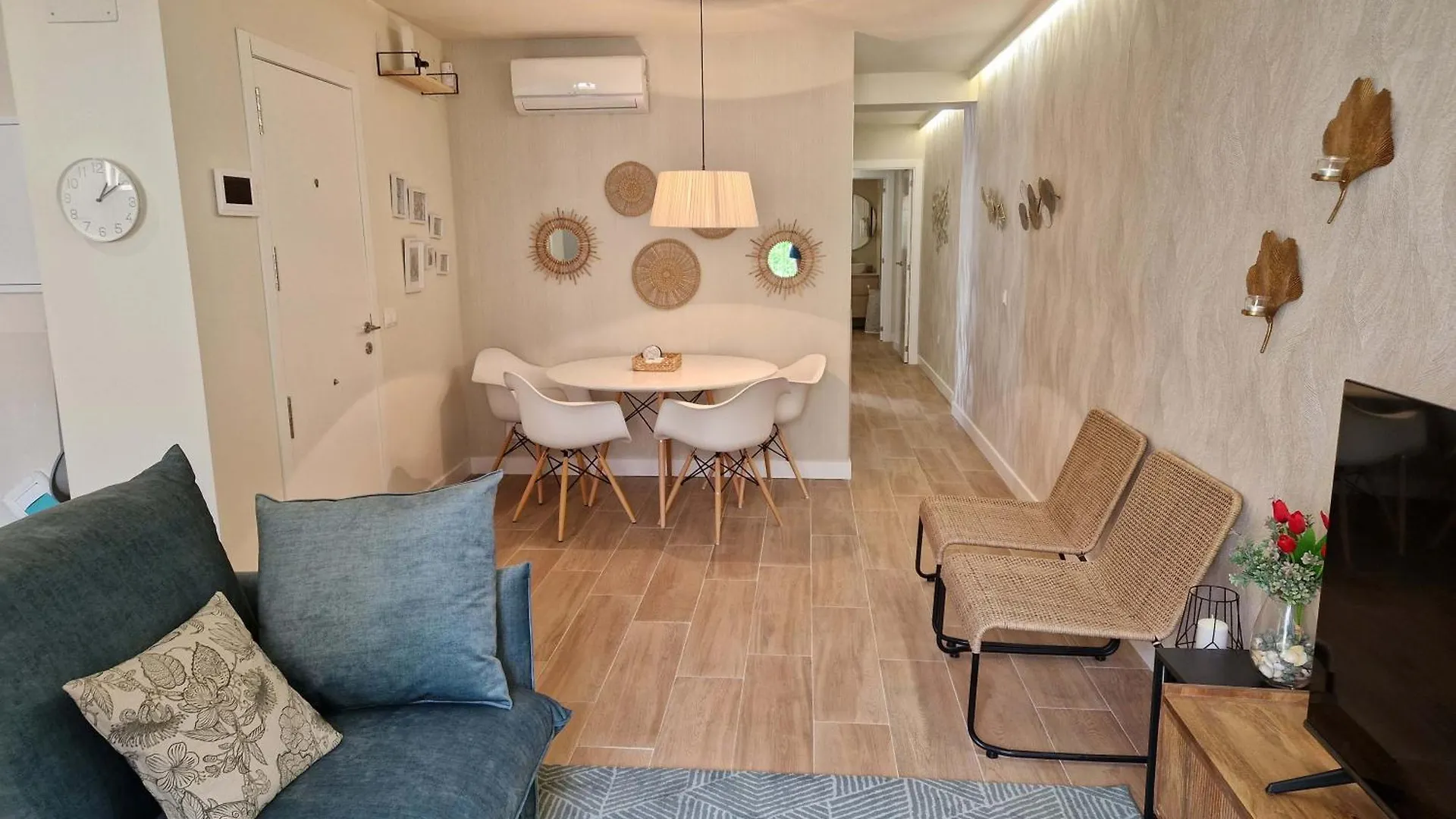 Virgen De Gracia Apartments مالقة