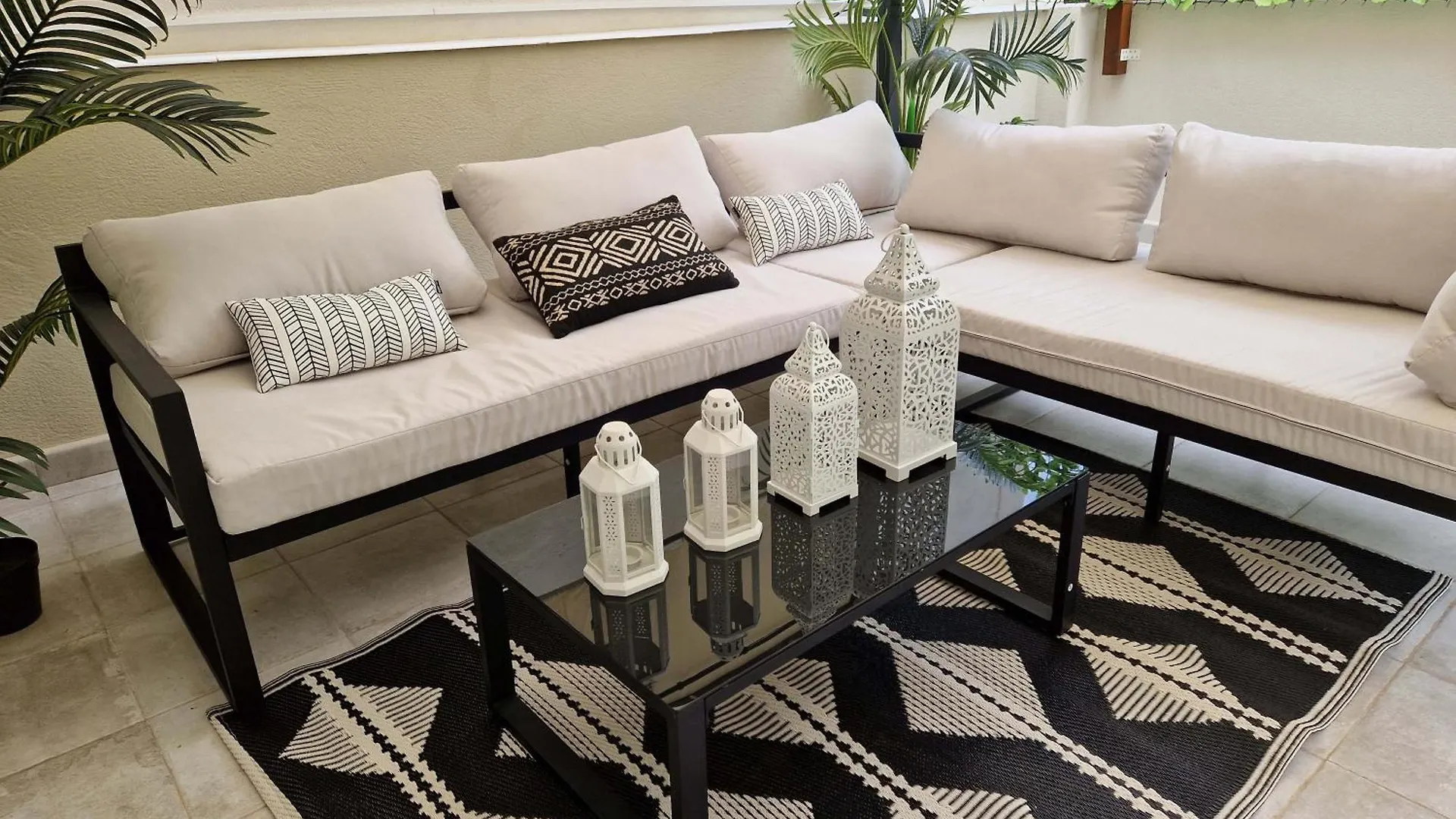 Virgen De Gracia Apartments مالقة